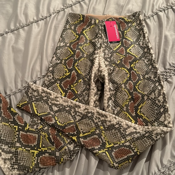 Commando Faux Leather Legging in Neon Snake NWT - Picture 5 of 6